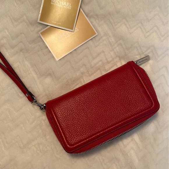 New Michael Kors wristlet wallet - Picture 4 of 6